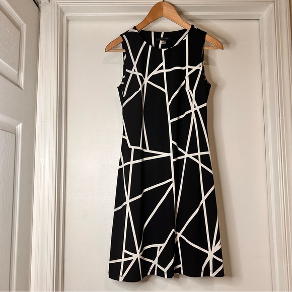 Tommy Hilfiger “Cats Cradle” Jersey Shift Dress - Size 2 - Picture 2 of 9